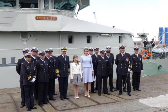 Prinses Elizabeth en Koningin Mathilde samen met de marine voor de Pollux