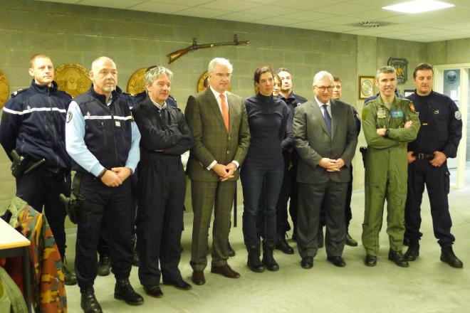 groepsfoto bezoek schietcompetitie Franco-Belge met o.a. gouverneur en korpschef Nicholas Paelinck